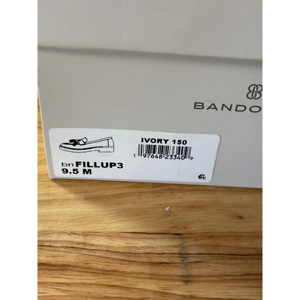 Bandolino Fillup3 Ivory Patent Lug Sole Tassel Loafers Womens 9.5 M NEW